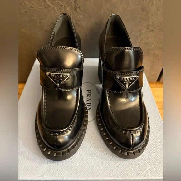 Prada block-heel patent-leather loafers. New size 40 - Picture 3 of 4